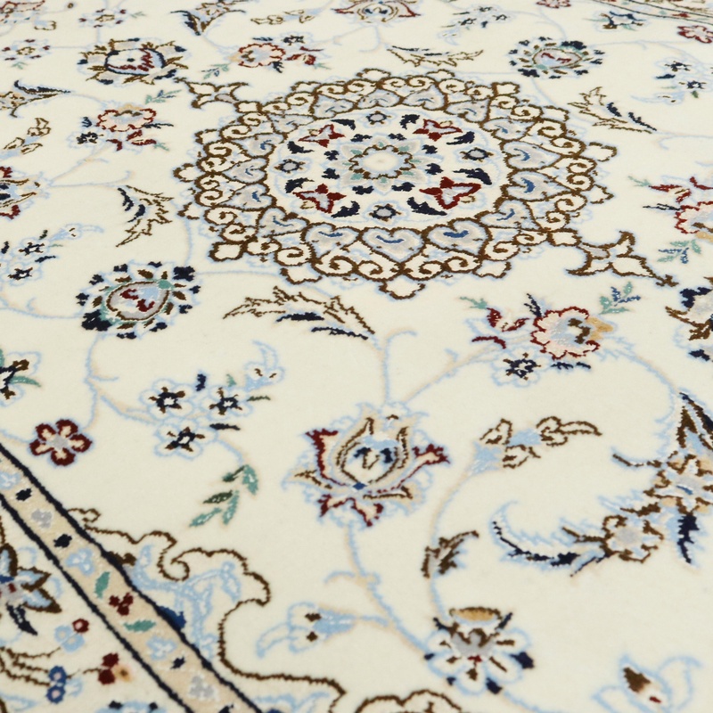 NAIN 9LA  Carpet 137x82