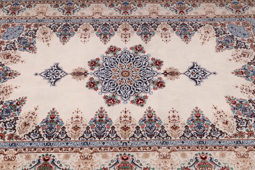 Isfahan Davari Silk Warp carpet 203x130