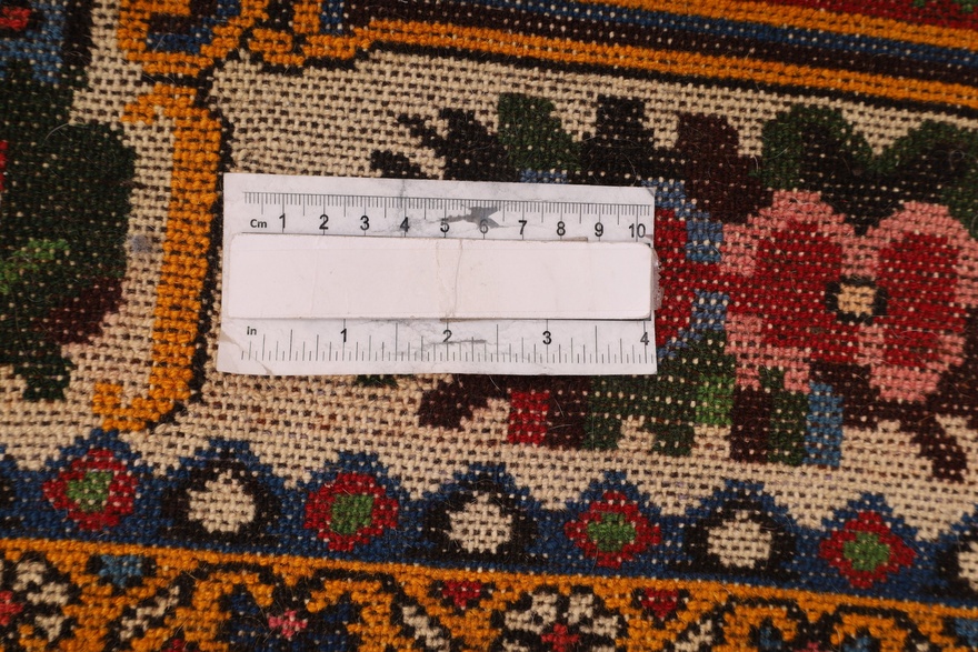 Bakhtiar Carpets 134x134