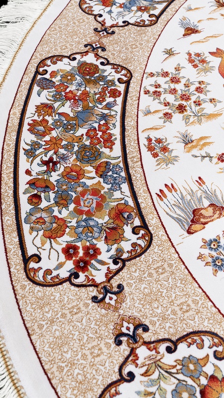 Qom  Dahlia Carpet 160x160