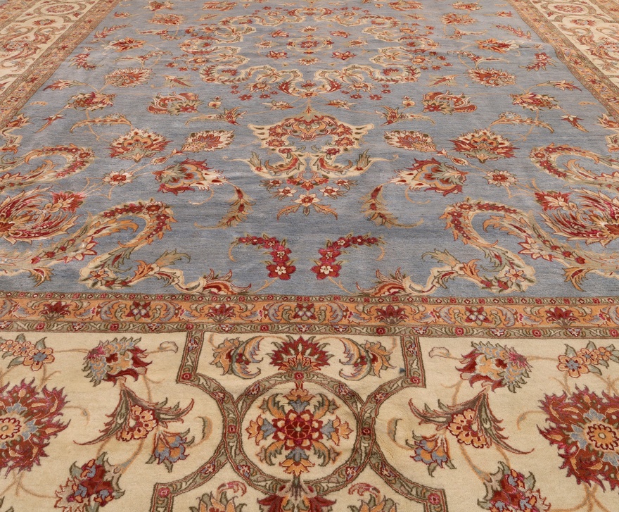 Tabriz Marke Sherkat khashrai Carpet  520x385