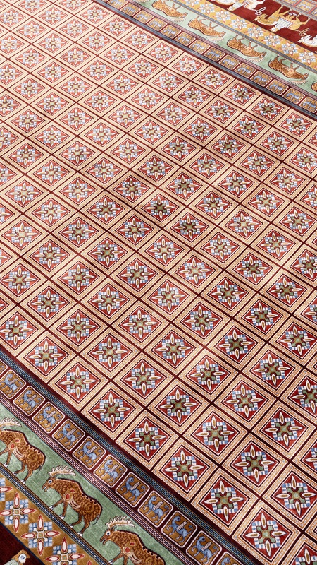 Qom  Dahlia Carpet 290x200