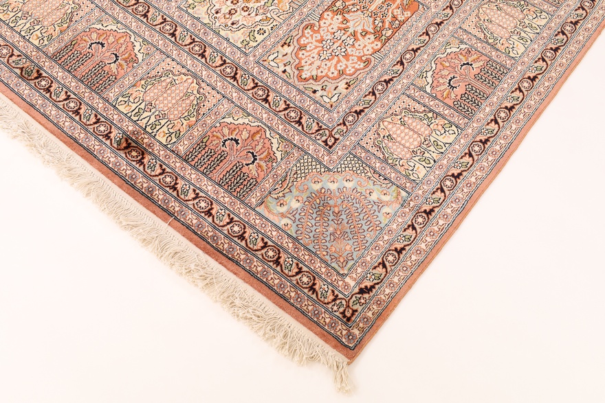 Kashmir SILK Carpet 282x185