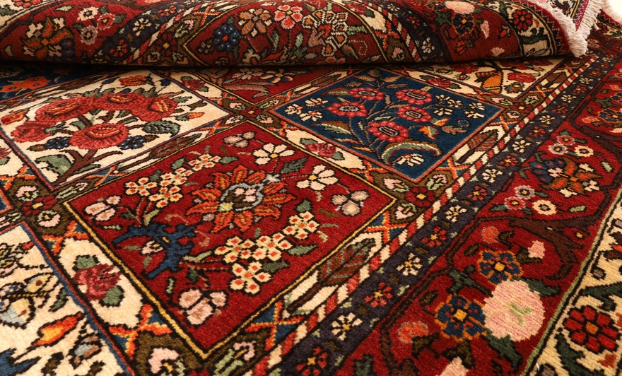 Bakhtiari Carpet 203x131