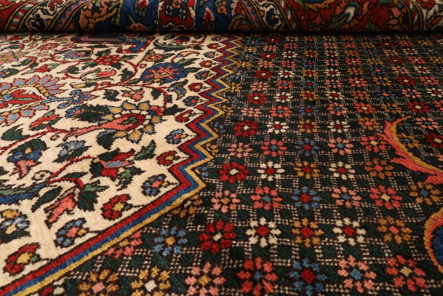 Bakhtiari Carpet 319x206