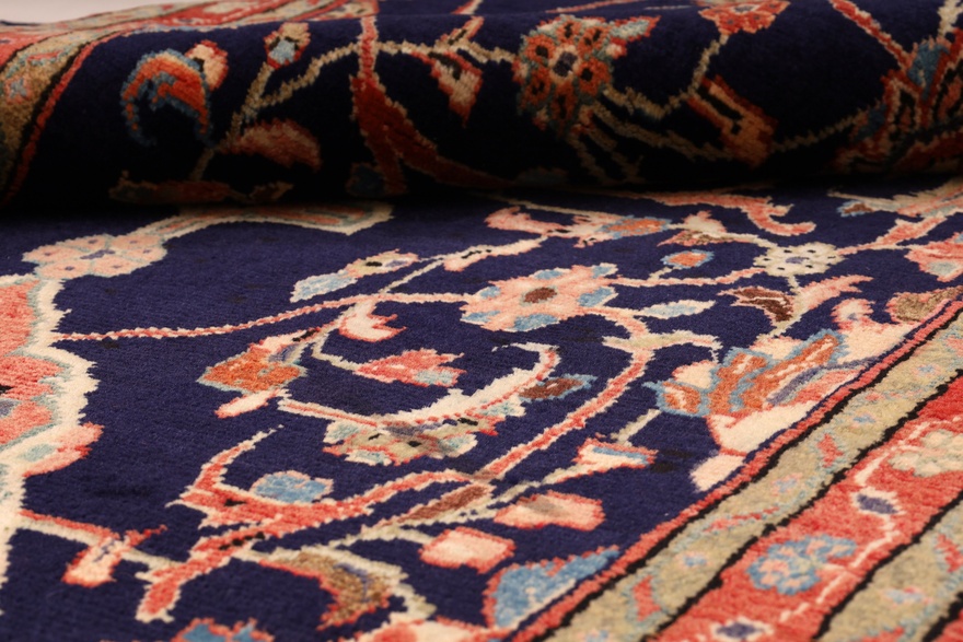 Sarouk Carpet  327x108