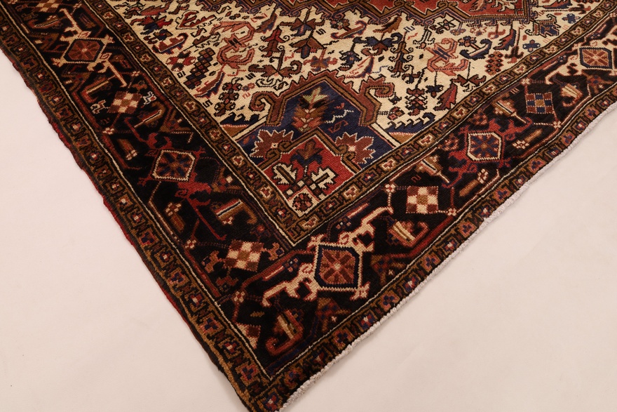 Heriz Carpet  292x256