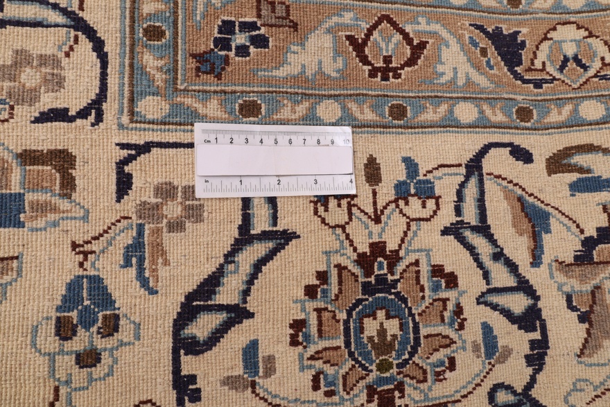 Nain Carpet  395x288