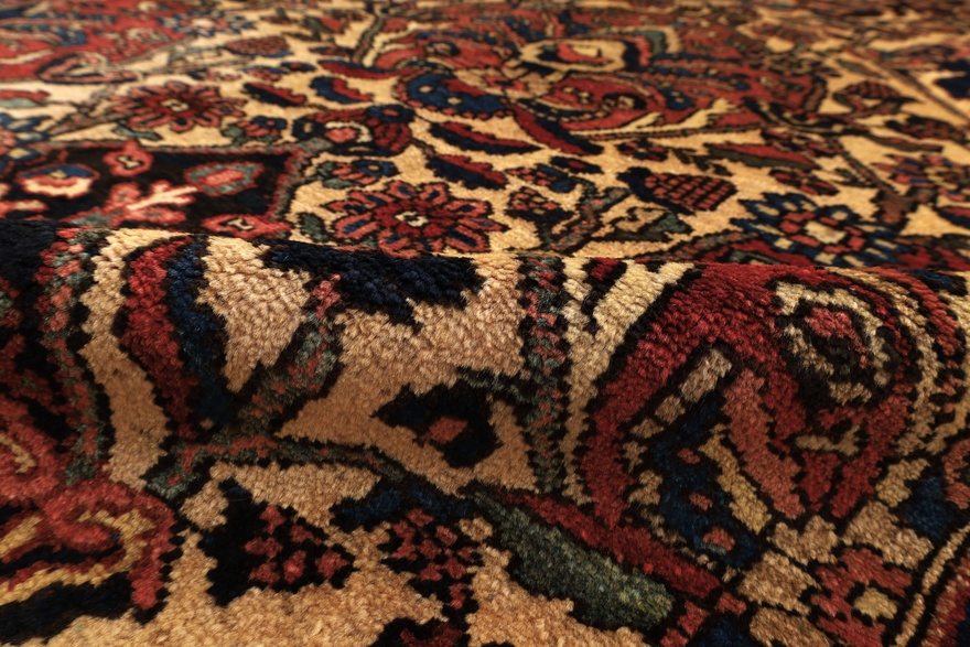 Antique BAKHTIAR Carpet  202x141