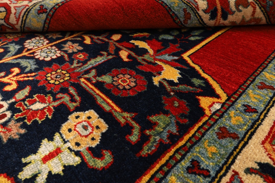 Bakhtiar oruje Carpet  137x109