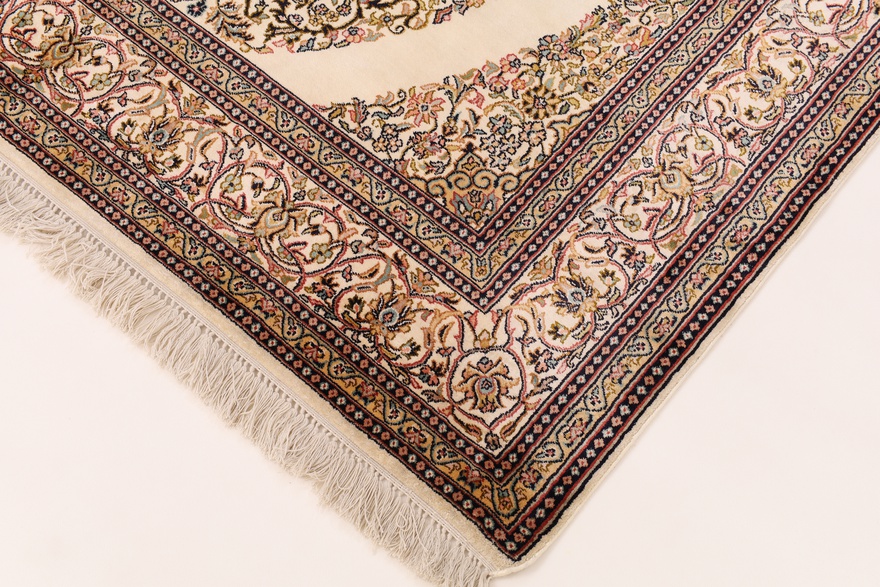 Kashmir SILK Carpet 191x124