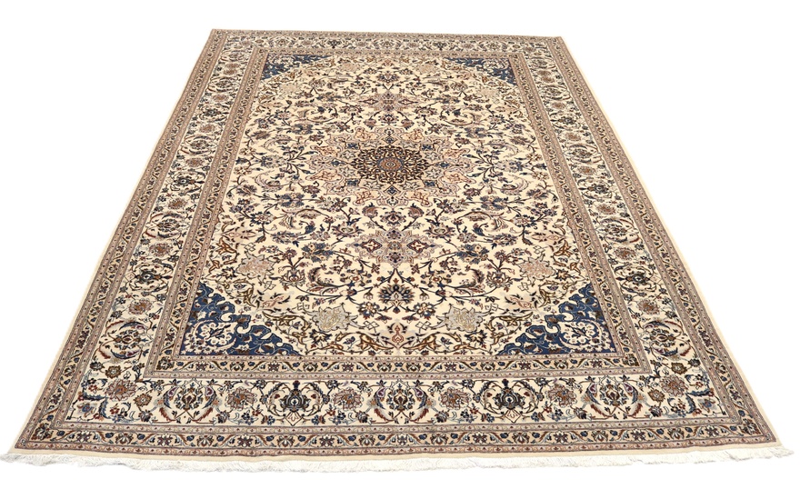 Nain9La Carpet  350x253