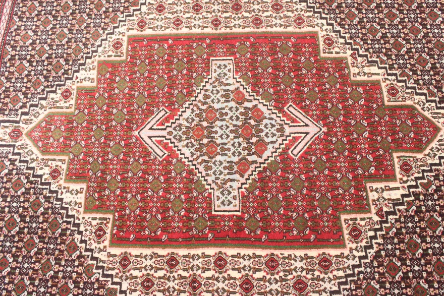 Senneh Carpet 161x120