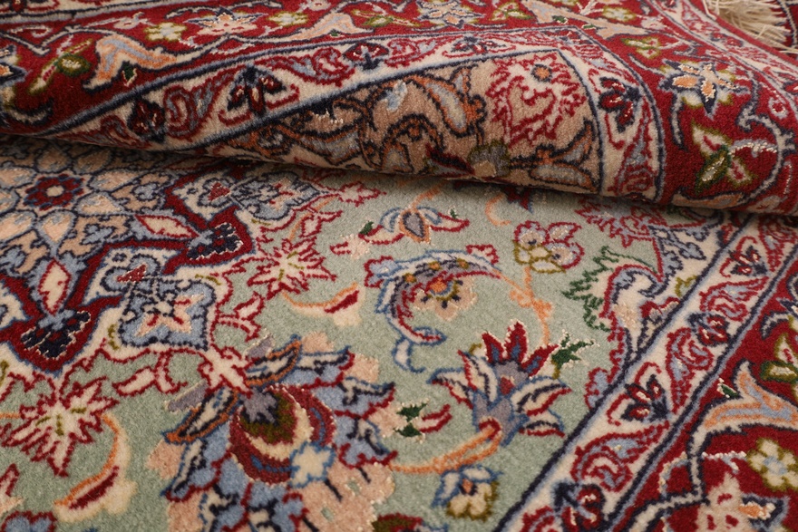 Isfehan Carpet 105x66