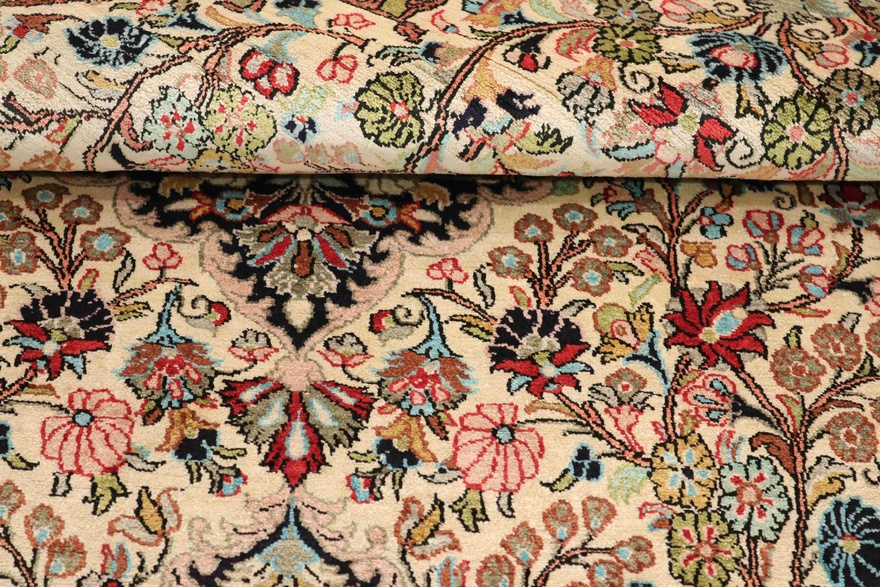 Ghom Silk Carpet 170x108
