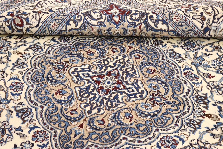 Nain Carpet 346x247