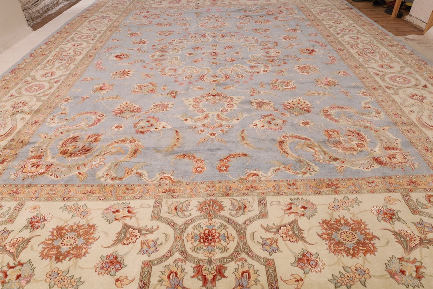 Tabriz Marke Sherkat khashrai Carpet  520x385
