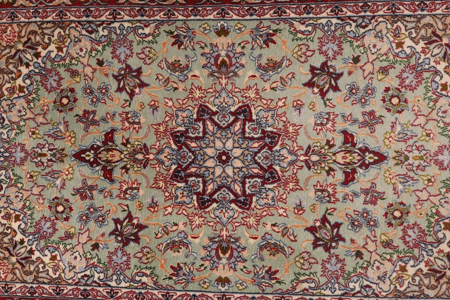 Isfehan Carpet 105x66