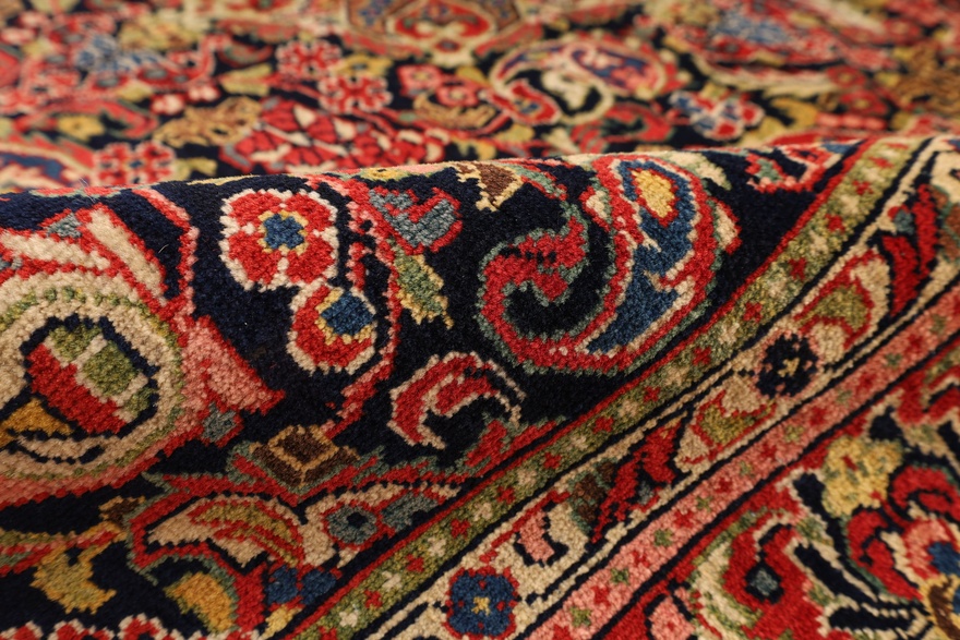 Antique Sarouk Carpet  200x134