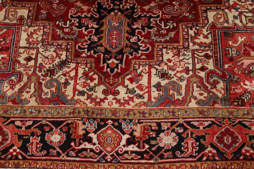 Heriz Carpet 333x250