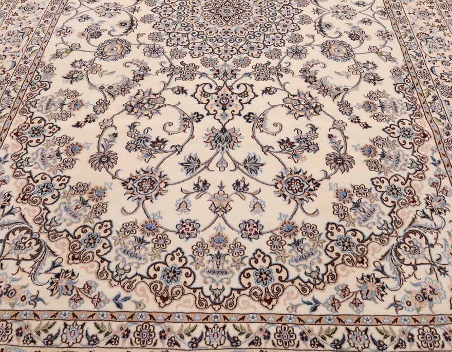 Nain 9 La Carpet  326x210