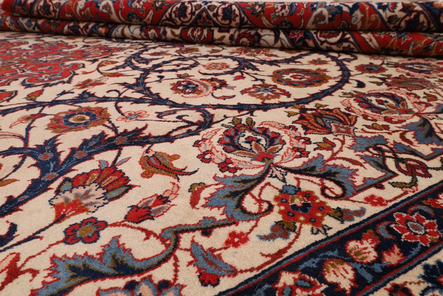 Antique Isfehan Carpet 454x296