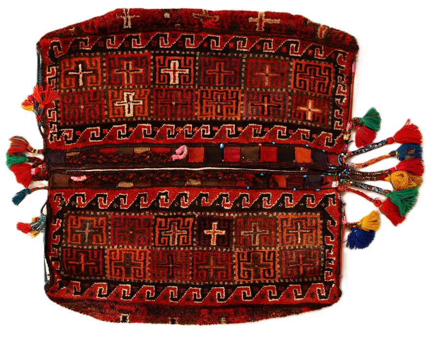 antique pocket pillow Ghashghai Carpet 138x127