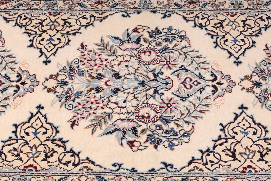 Nain 9La Carpet  395x72