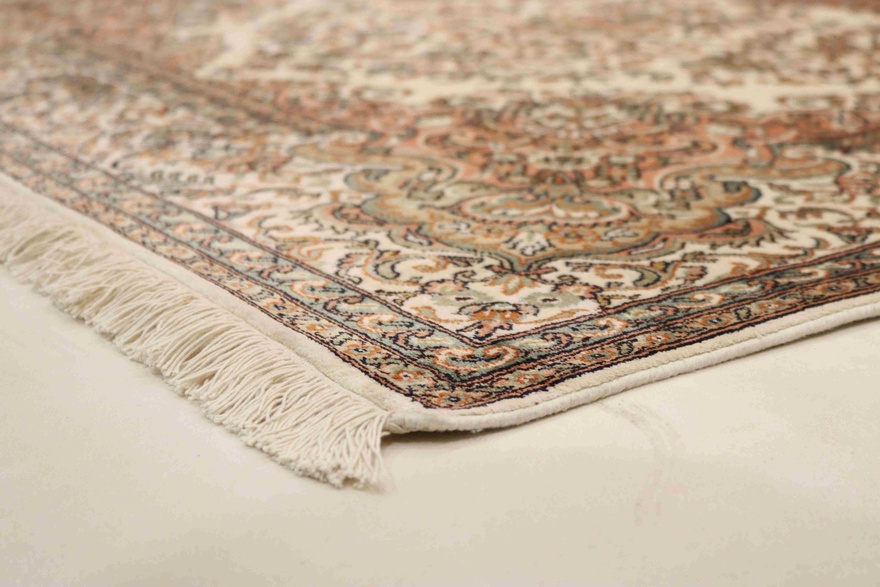 KASHMIR Silk Carpet 189x129