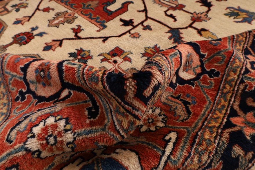Heriz Carpet  335x227