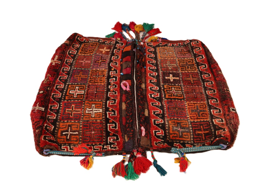 antique pocket pillow Ghashghai Carpet 138x127