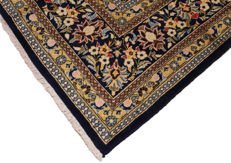 Qum  Carpet 537x320