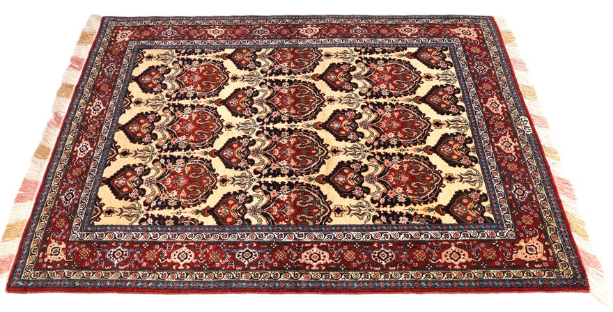 Senneh Silk Wrap Carpet 162x128