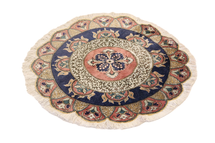 Herike Silk Carpet  120x120