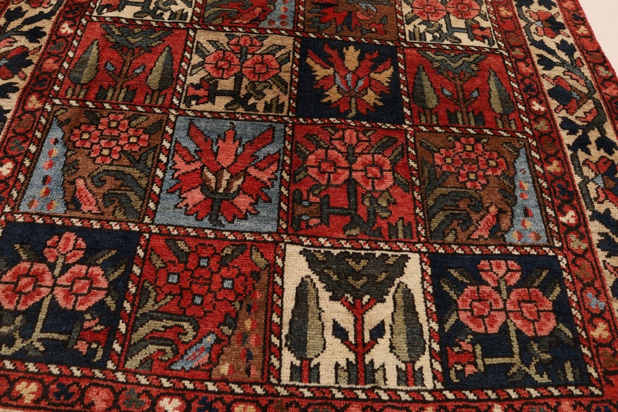 Bakhtiar Carpet 191x127