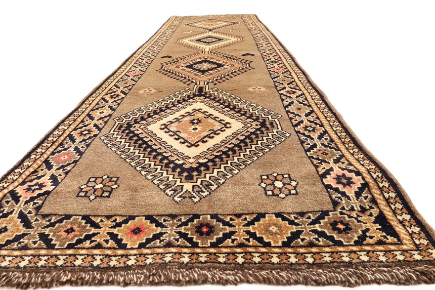 Schiraz Carpet 307x88