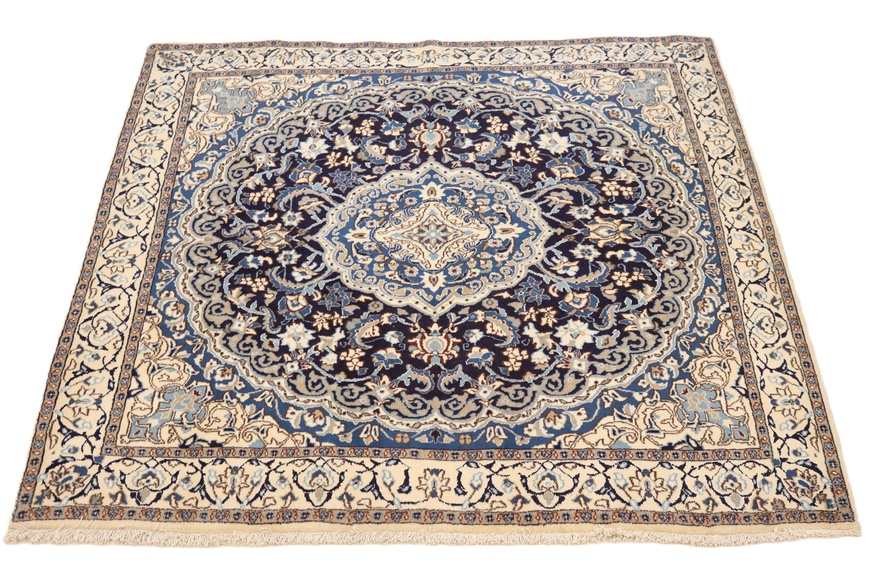 Nain Carpet 187x194