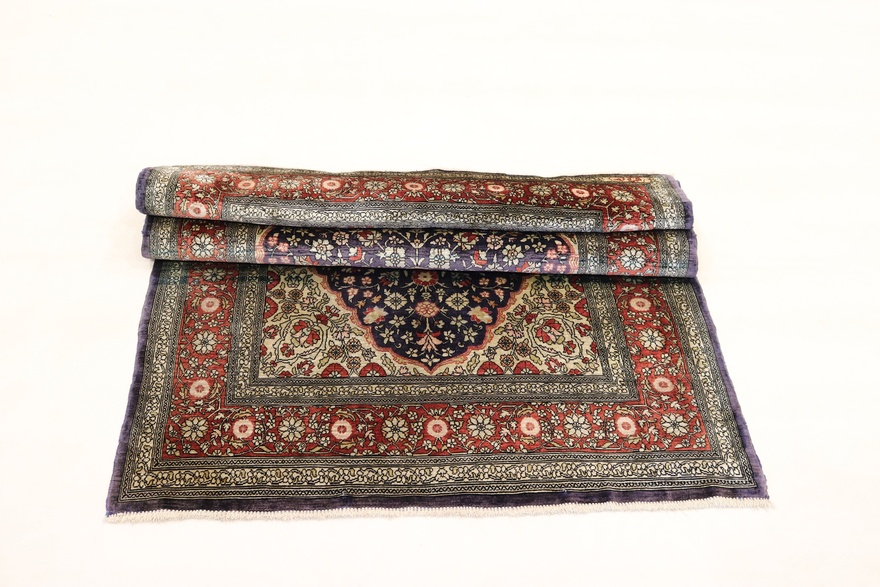 Antique Herike Silk  117x80