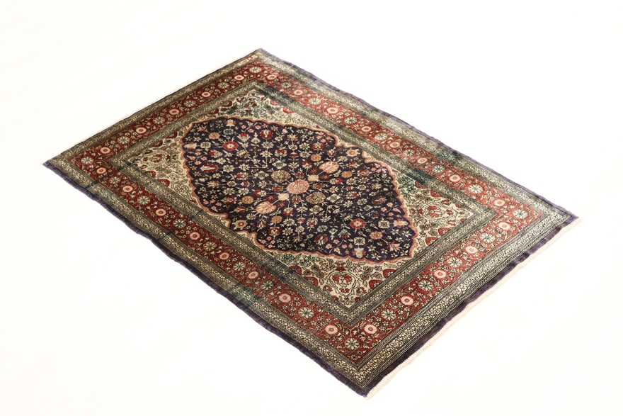 Antique Herike Silk  117x80