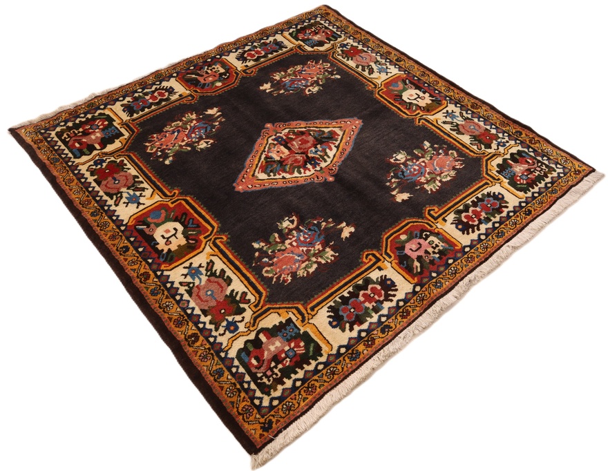 Bakhtiar Carpets 134x134