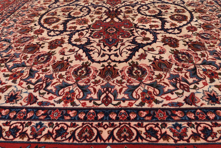 Antique Isfehan Carpet 454x296
