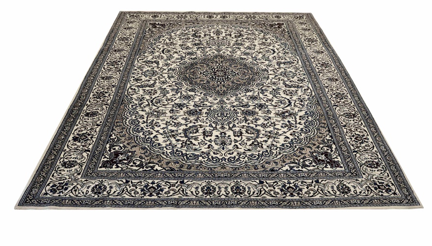 Nain Carpet 346x247