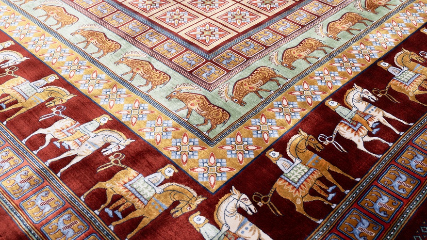 Qom  Dahlia Carpet 290x200