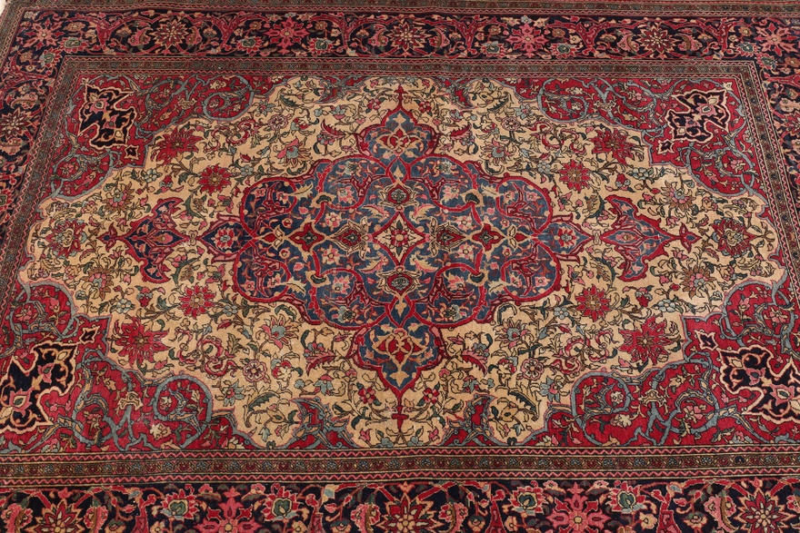 Antique Isfahan Carpet 203x142