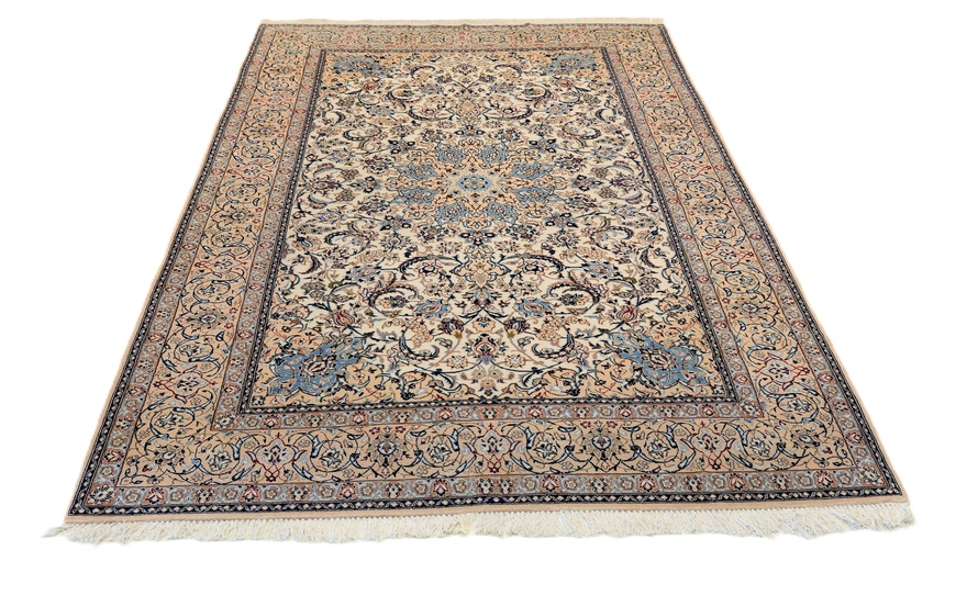 Nain9La Carpet  330x208
