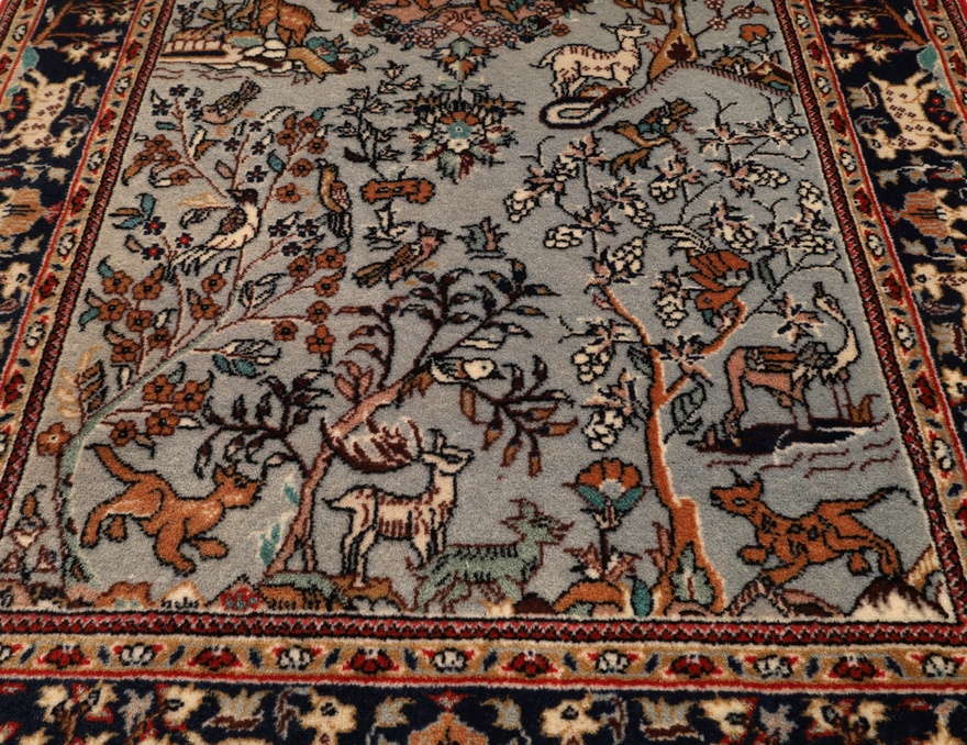 China Carpet 124x69
