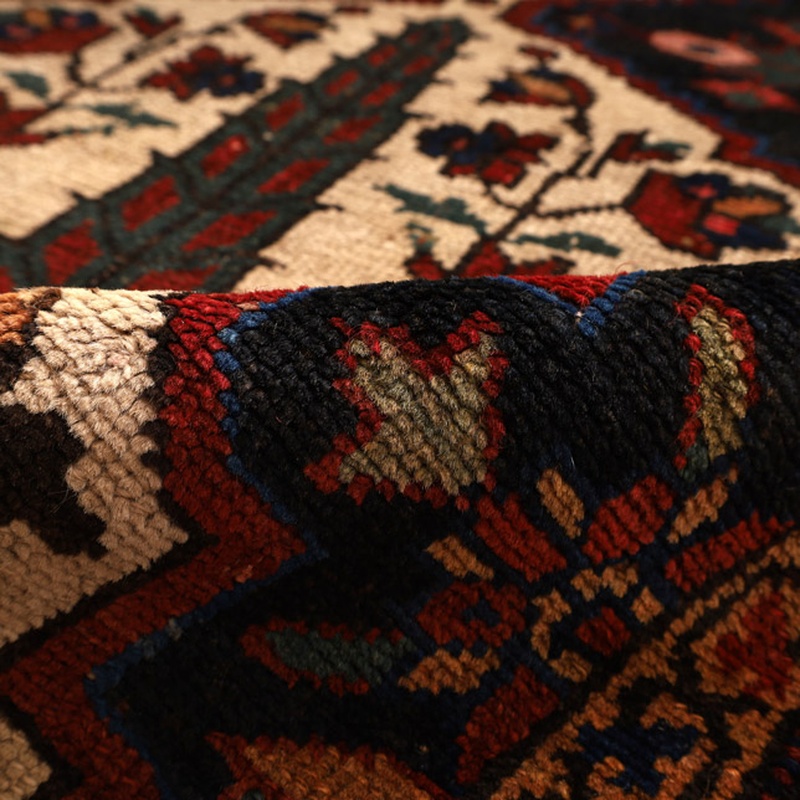 Antique BAKHTIAR Carpet 272x110