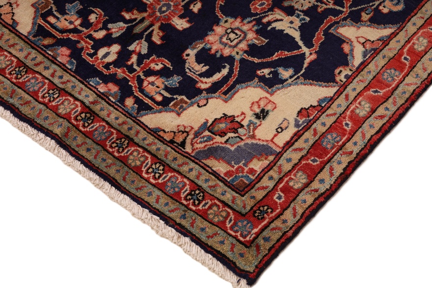 Sarouk Carpet  327x108