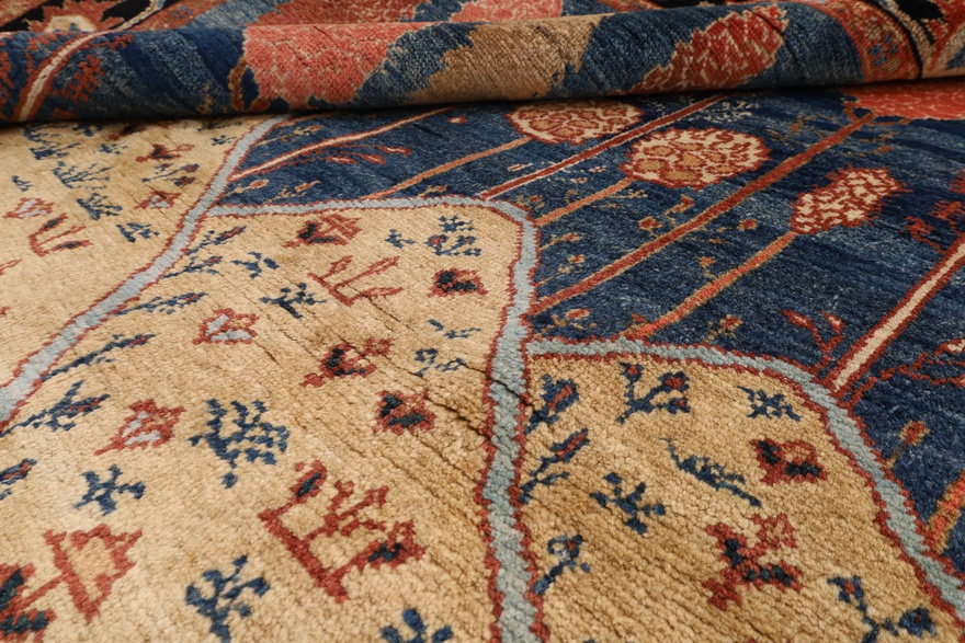 Antique Heriz Carpet 240x170