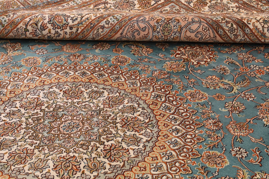 Kashmirsilk carpet 336x245